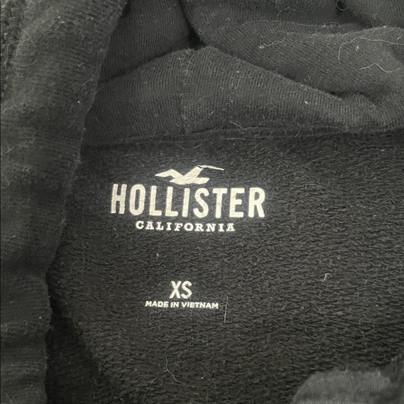 Hollister Black Zip-Up Hoodie Cropped - Picture 2 of 3